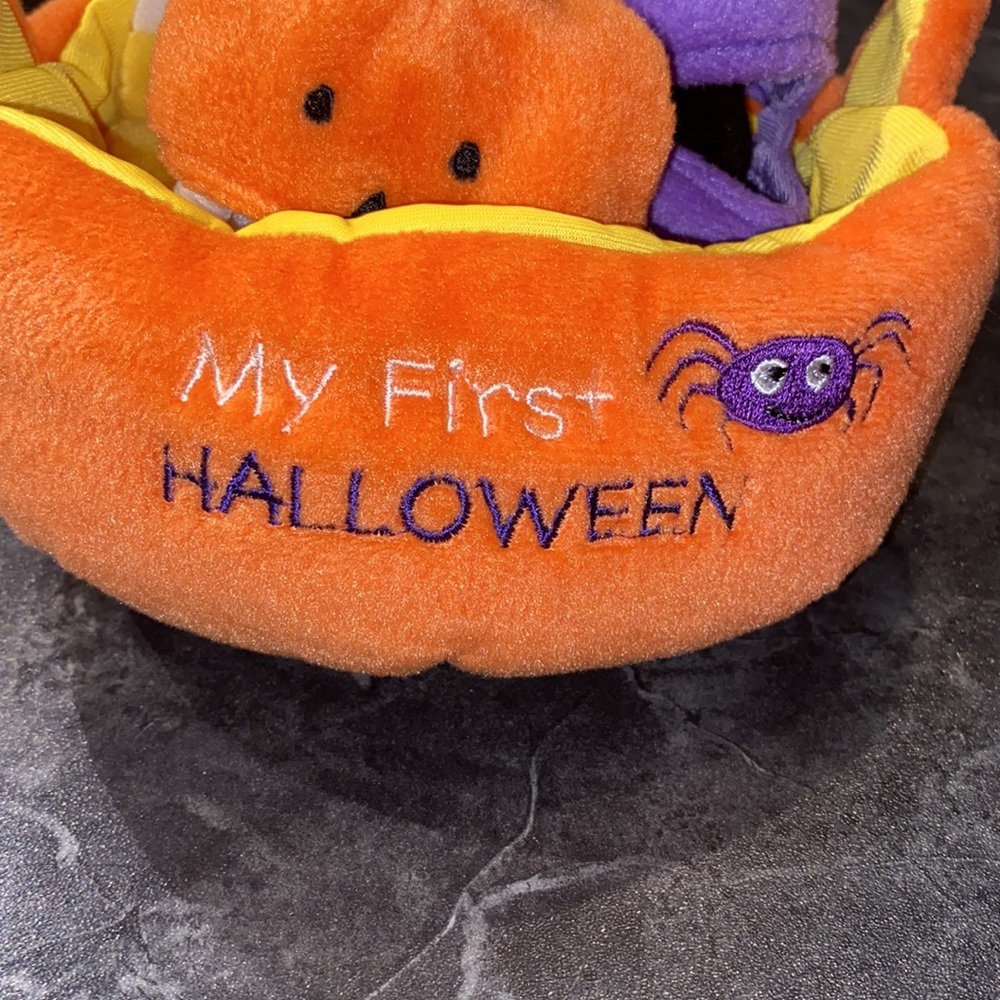 My First Halloween π Peekaboo Plush Basket & Bib - Picture 2 of 14